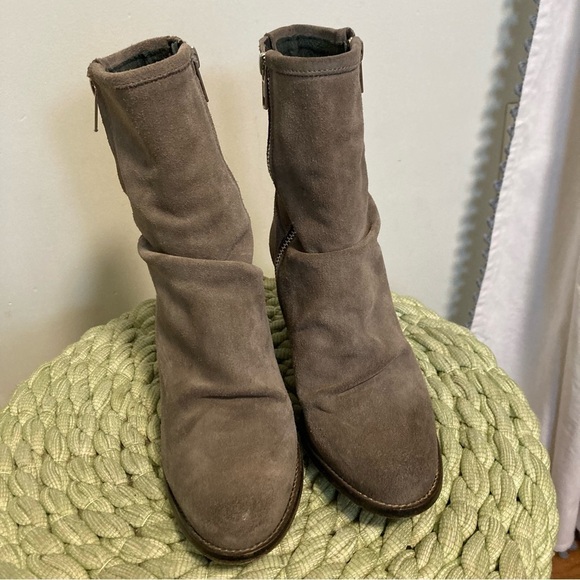 Jeffrey Campbell Slouch Ruched Oiled Gray Suede Block Heel Boots - Picture 4 of 10